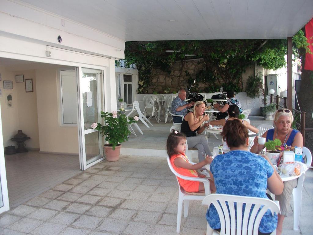 Tug Hotel Kusadası Exterior foto
